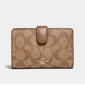 Coach Corner Zip Medium Wallet Tan Brown Leather Light Peeling Inside 5” x 3.5”